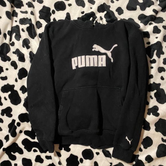 Puma Other - ✨PUMA SWEATSHIRT✨